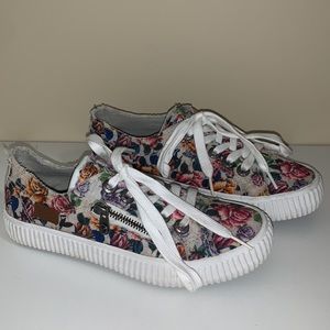 EUC Blowfish floral print lace up sneaker size 4
